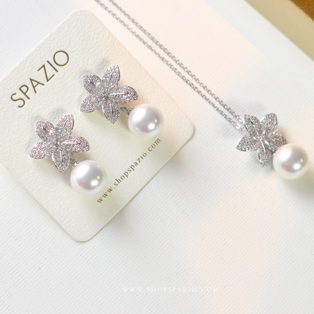 Moonbloom Pearl Set