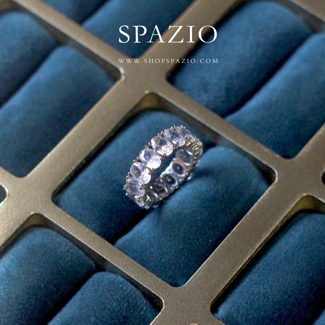 Eterna Oval Ring