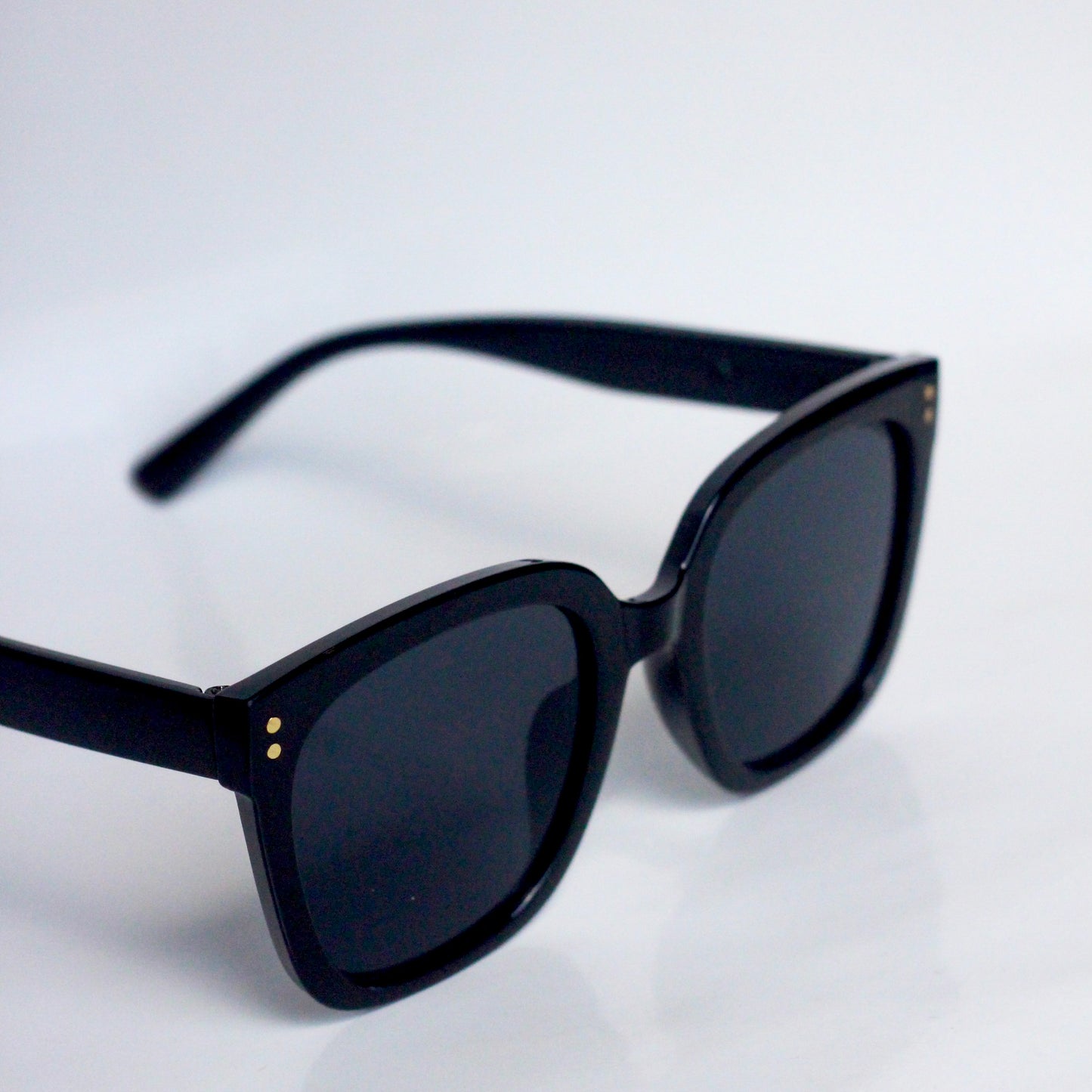 Women Classic Black Square Sunglasses