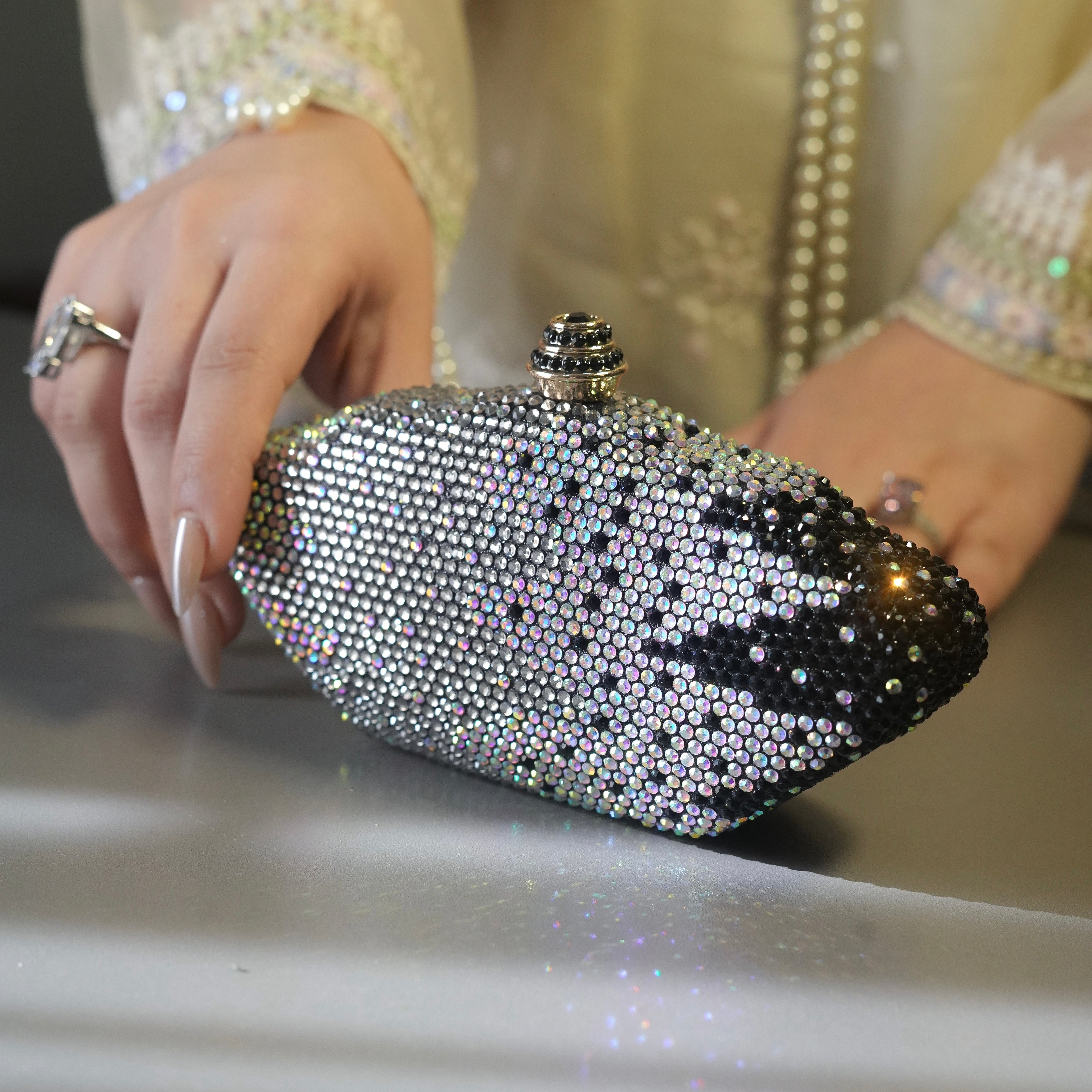 Roselle Clutch - Black