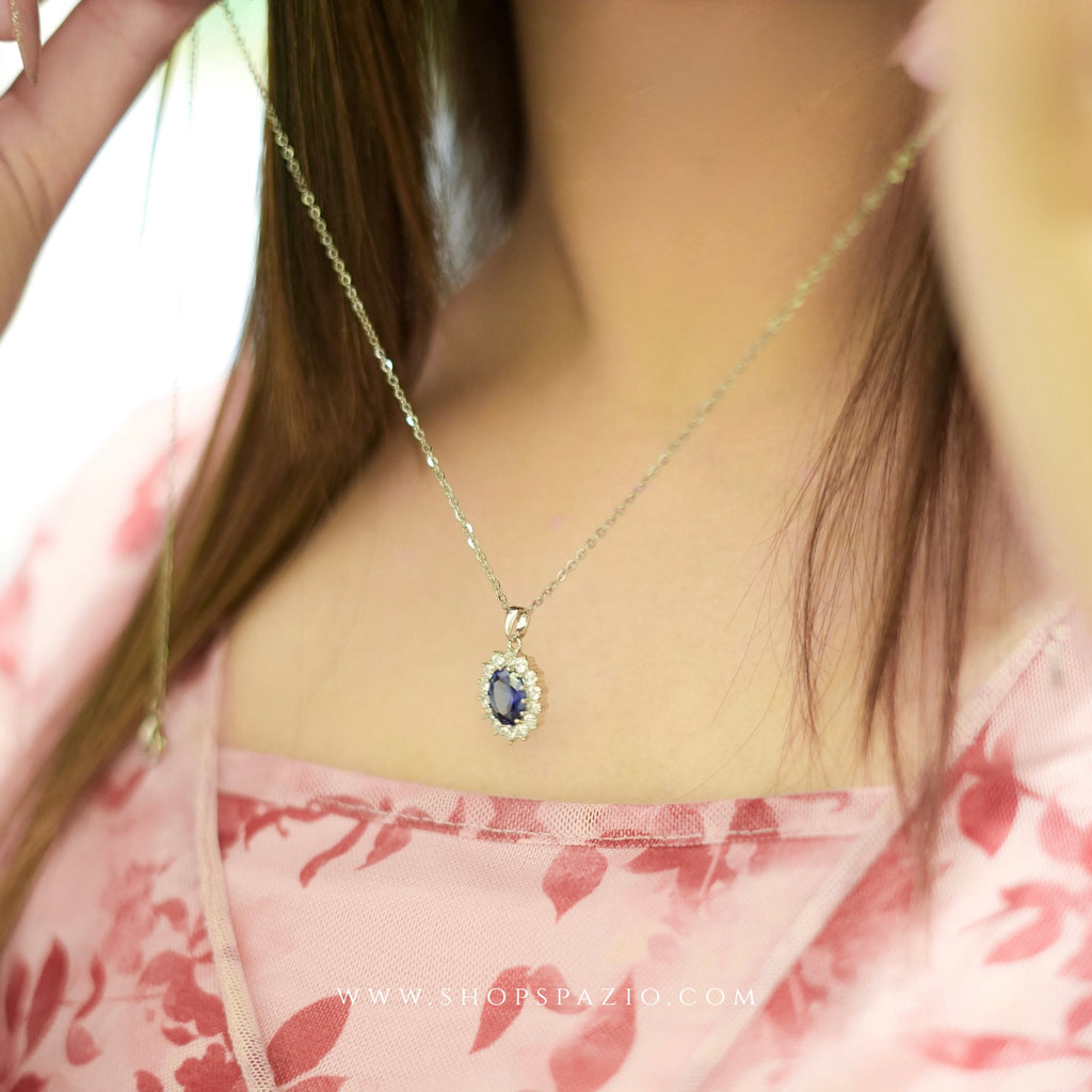 Aura Solitaire Pendant