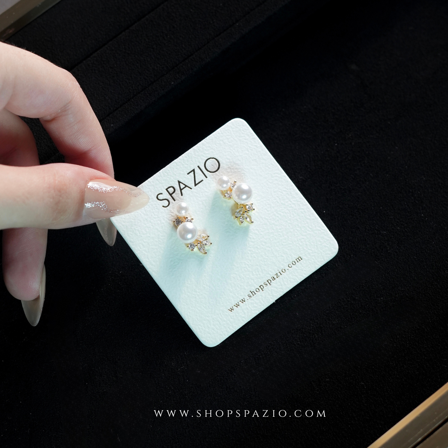 Minimal Floral Pearl Ear Studs