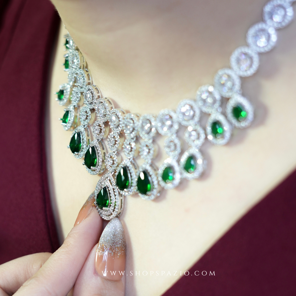 Emerald Allure Necklace Set