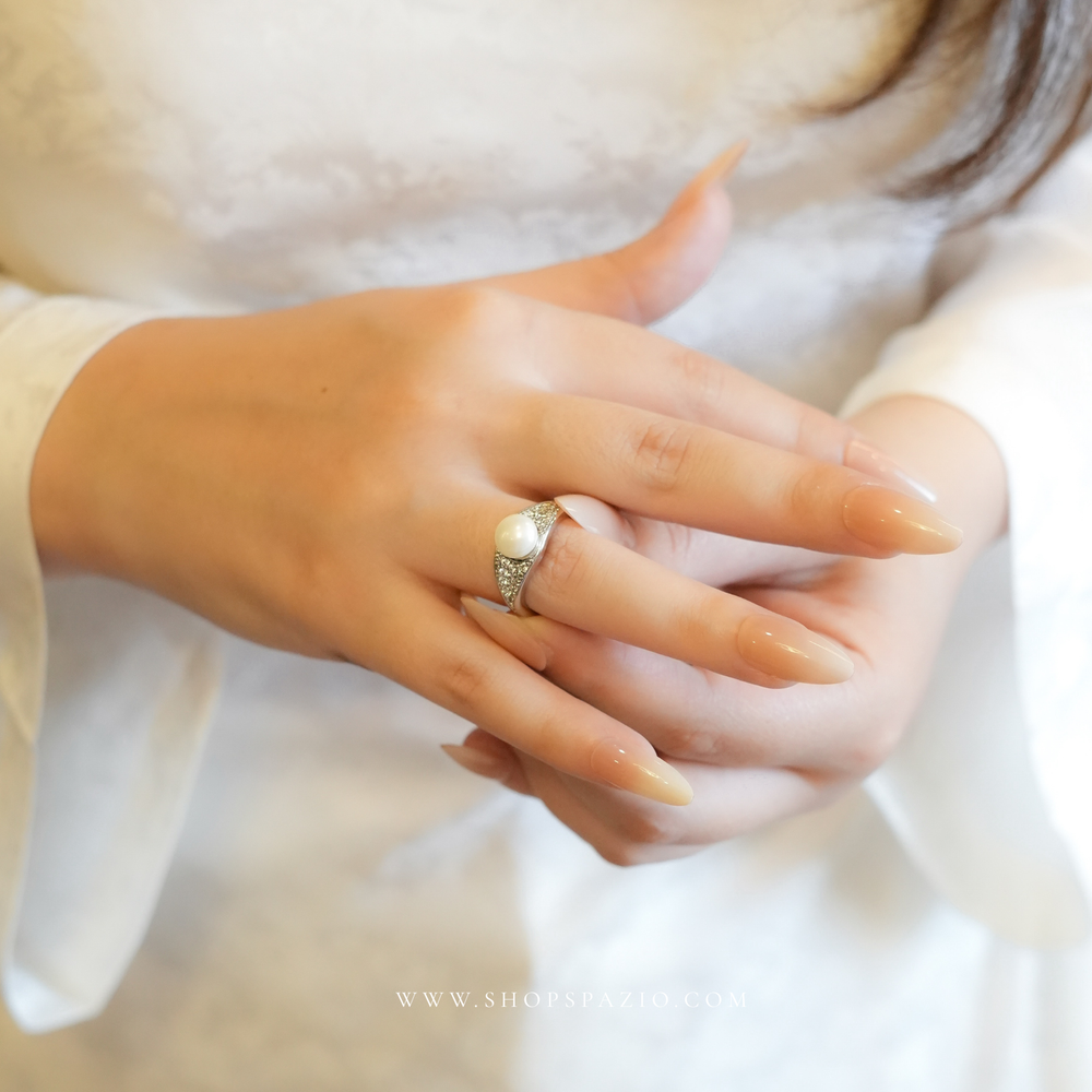 Pearl Glint Ring