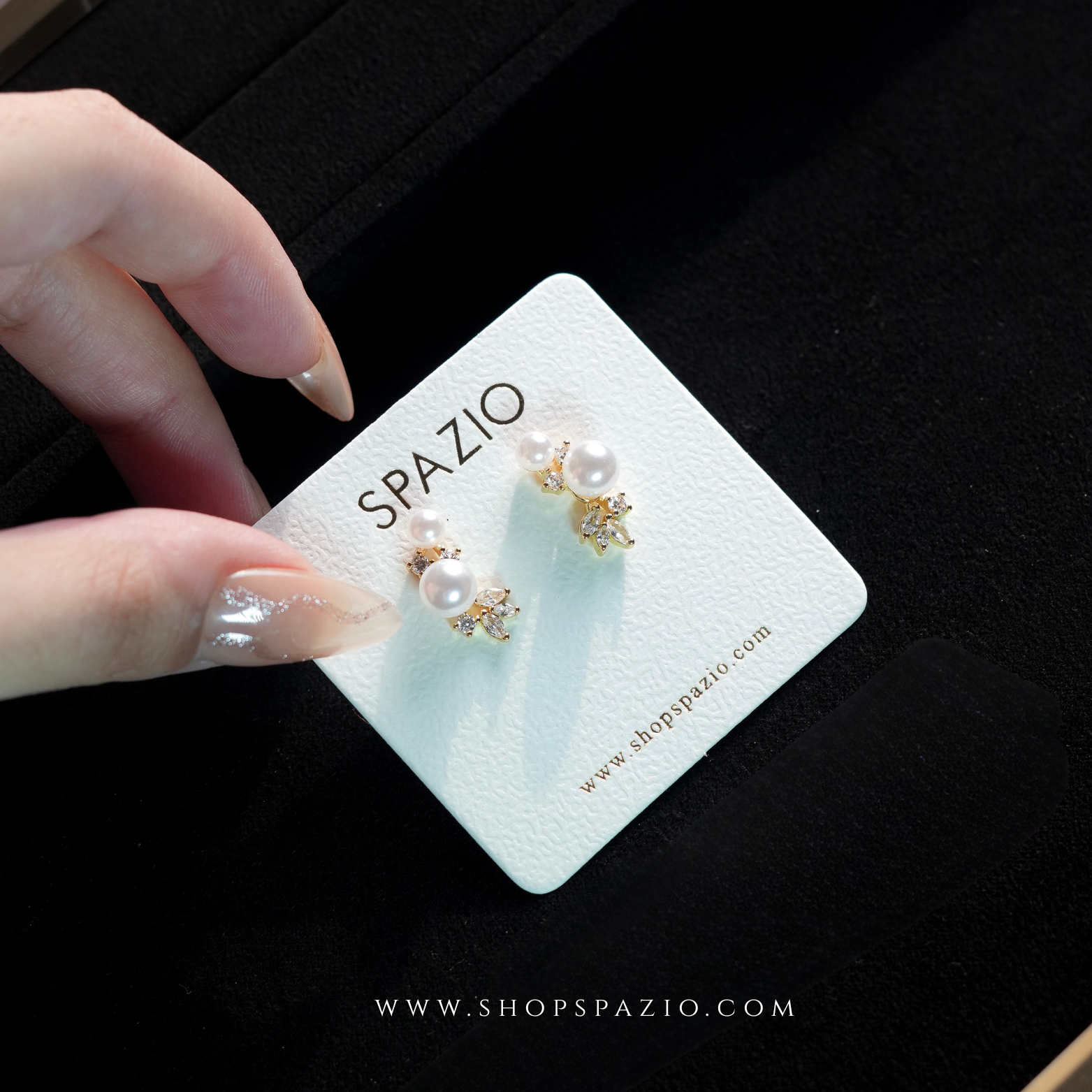 Minimal Floral Pearl Ear Studs