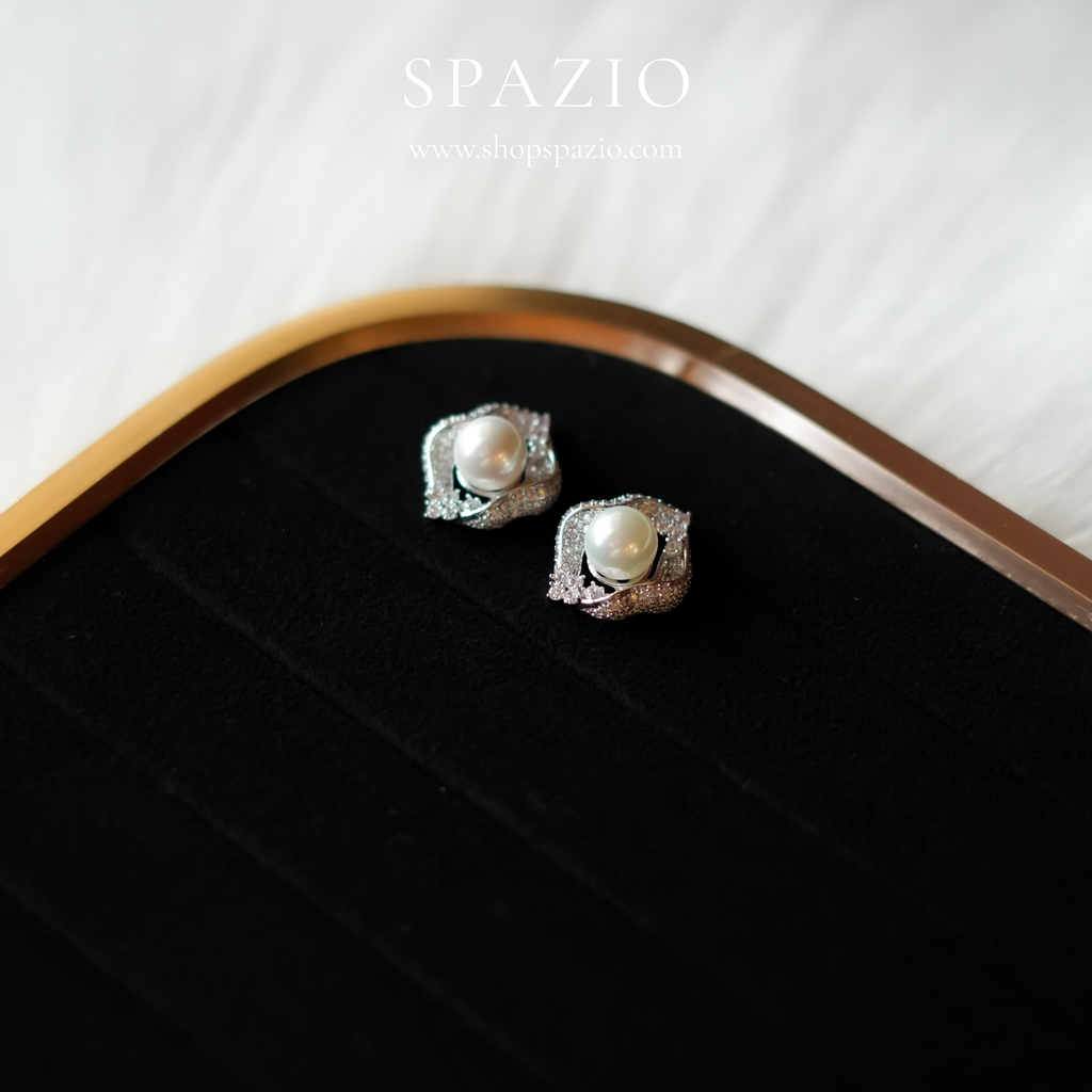 Pearl Whirl Studs