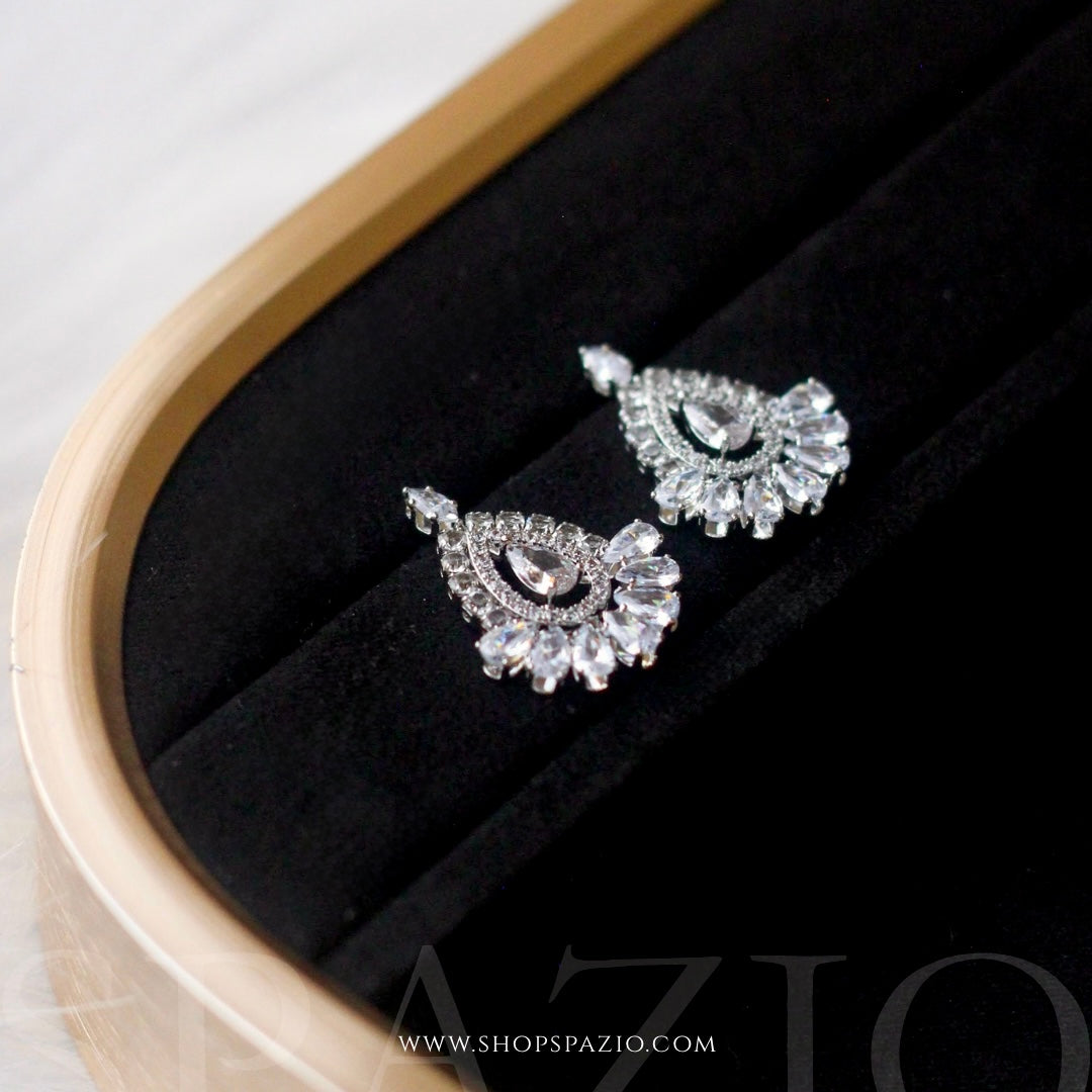 Silvique Gleam Studs