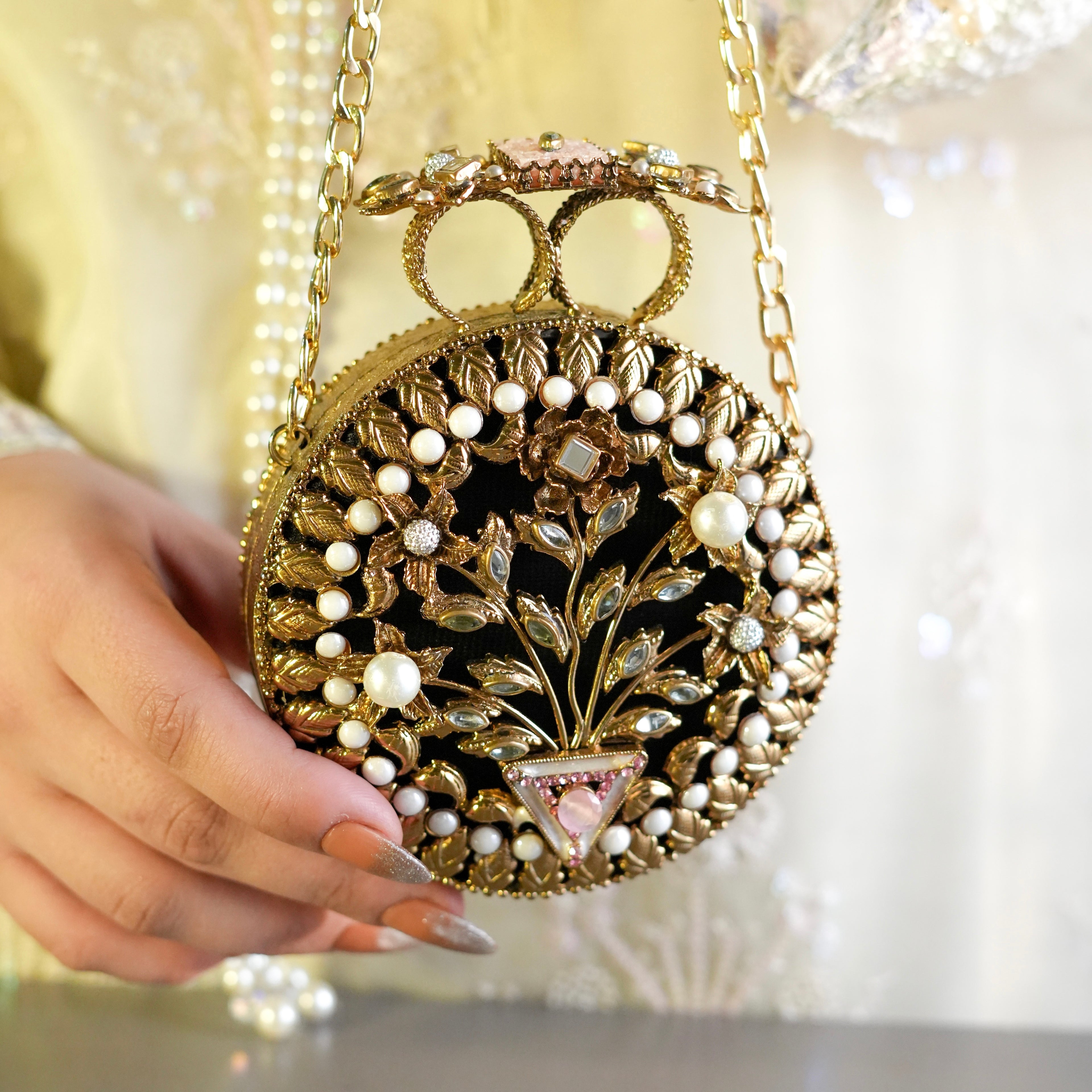 Noor Kundan Clutch