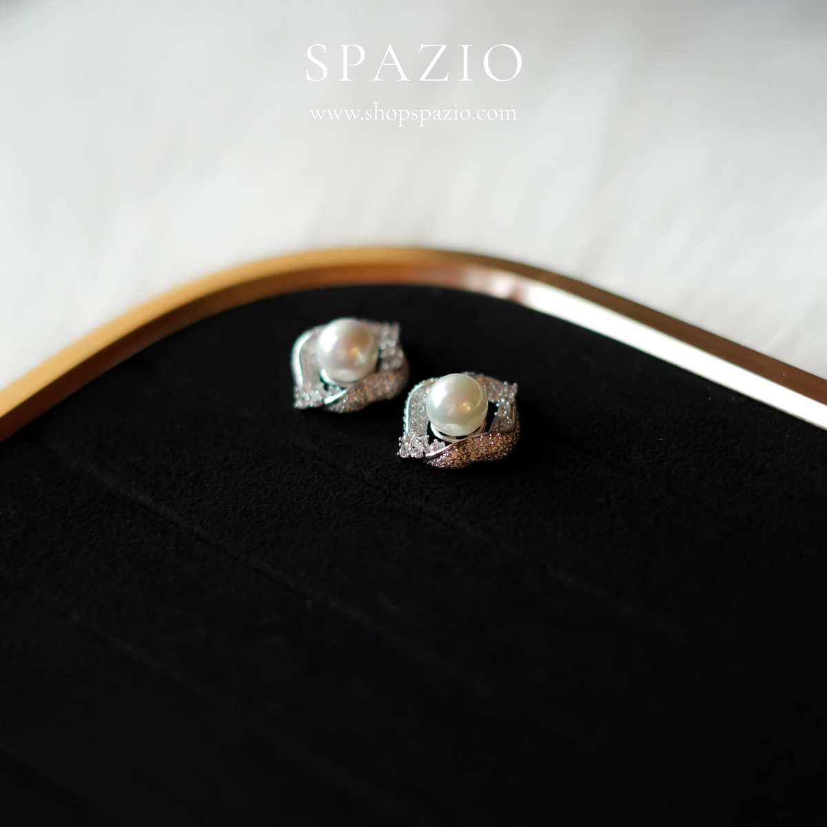 Pearl Whirl Studs