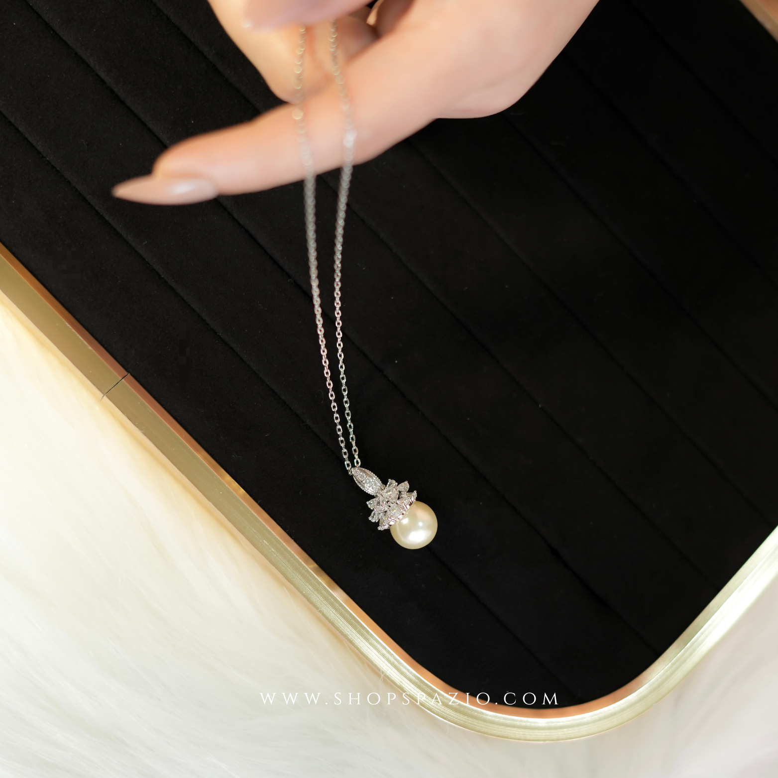 Pearl Muse Pendant