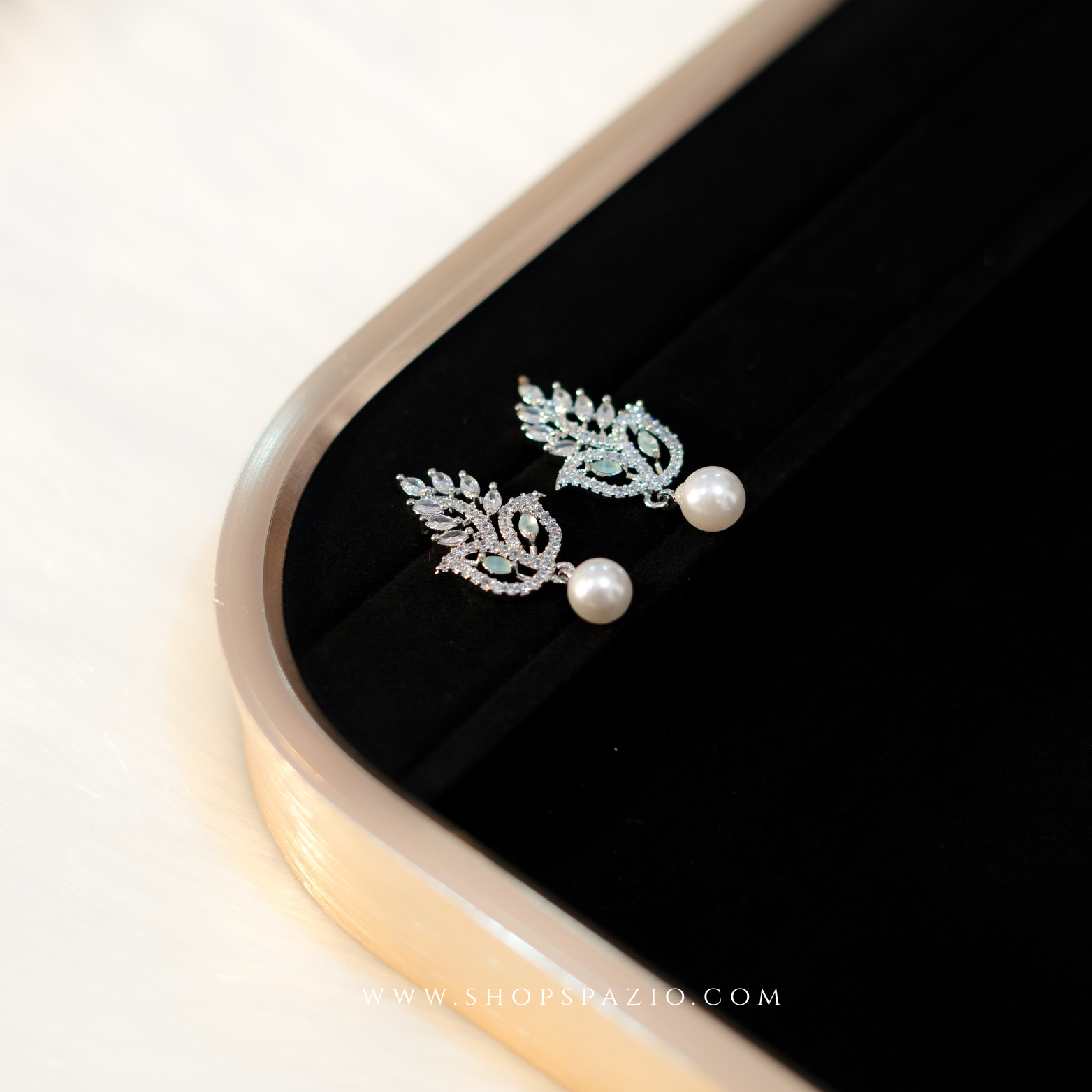 Petal Grace Pearl Earrings - Mint