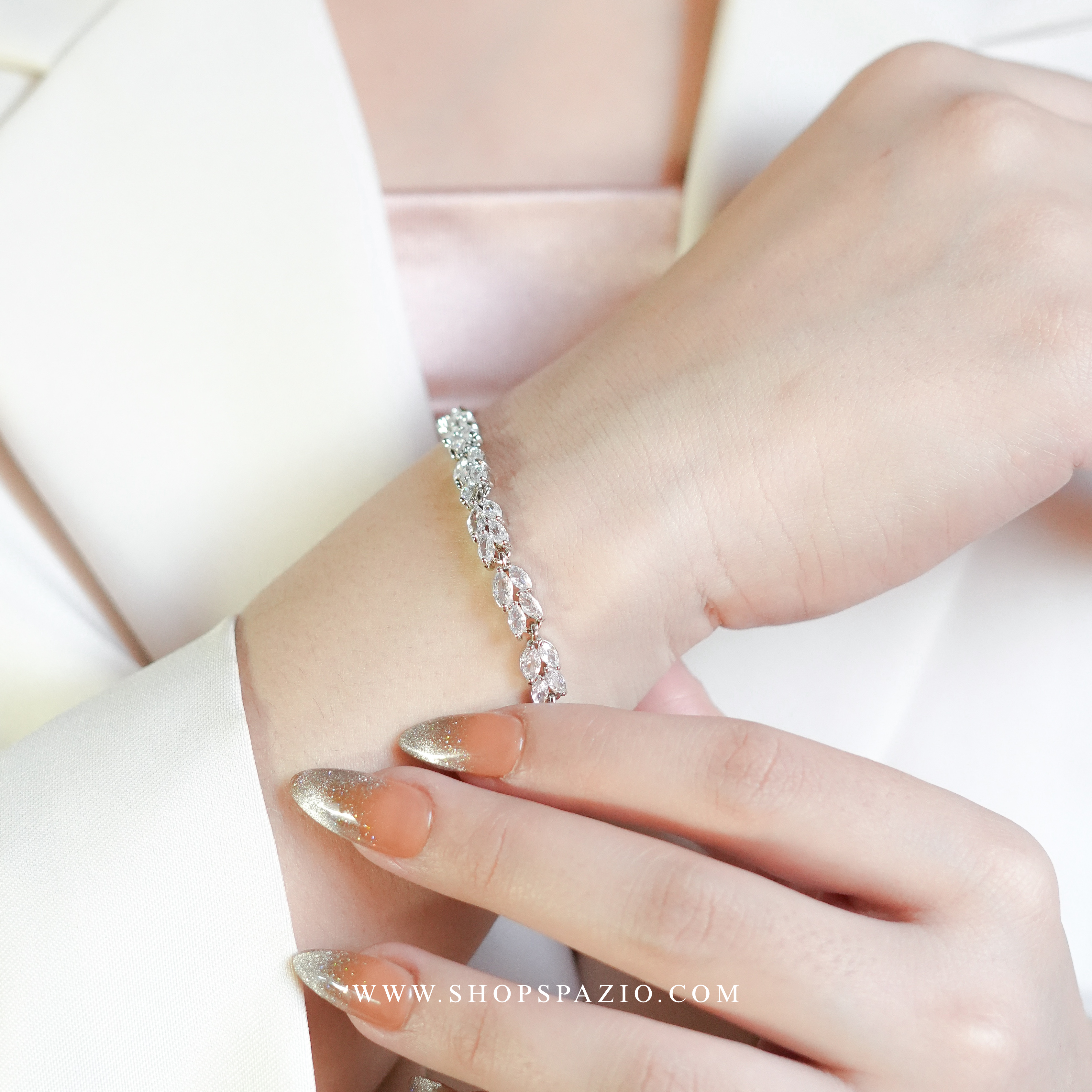 Frosted CZ Leaf Bracelet