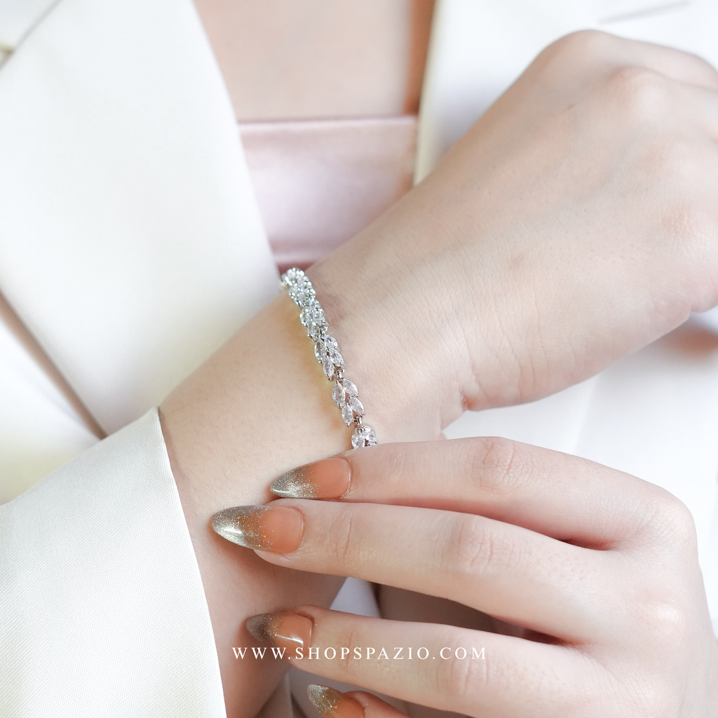 Frosted CZ Leaf Bracelet
