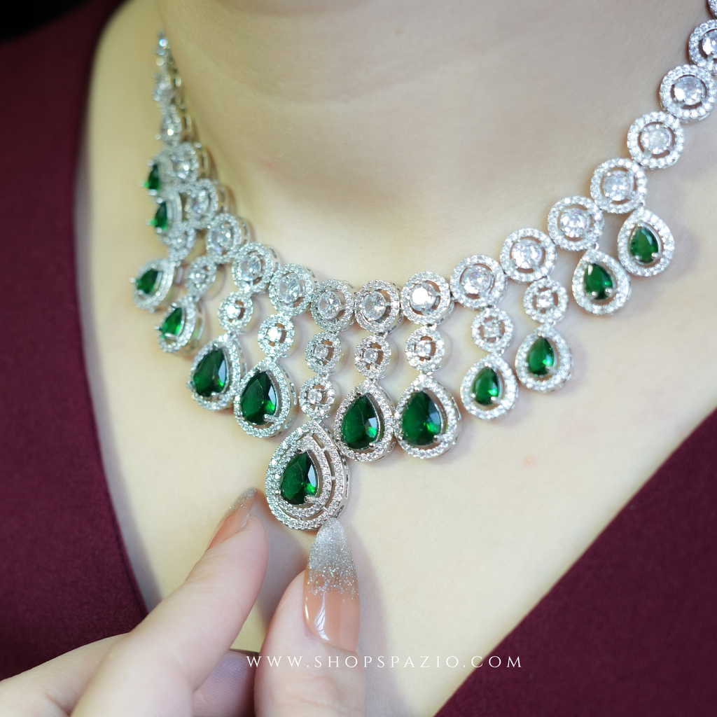 Emerald Allure Necklace Set