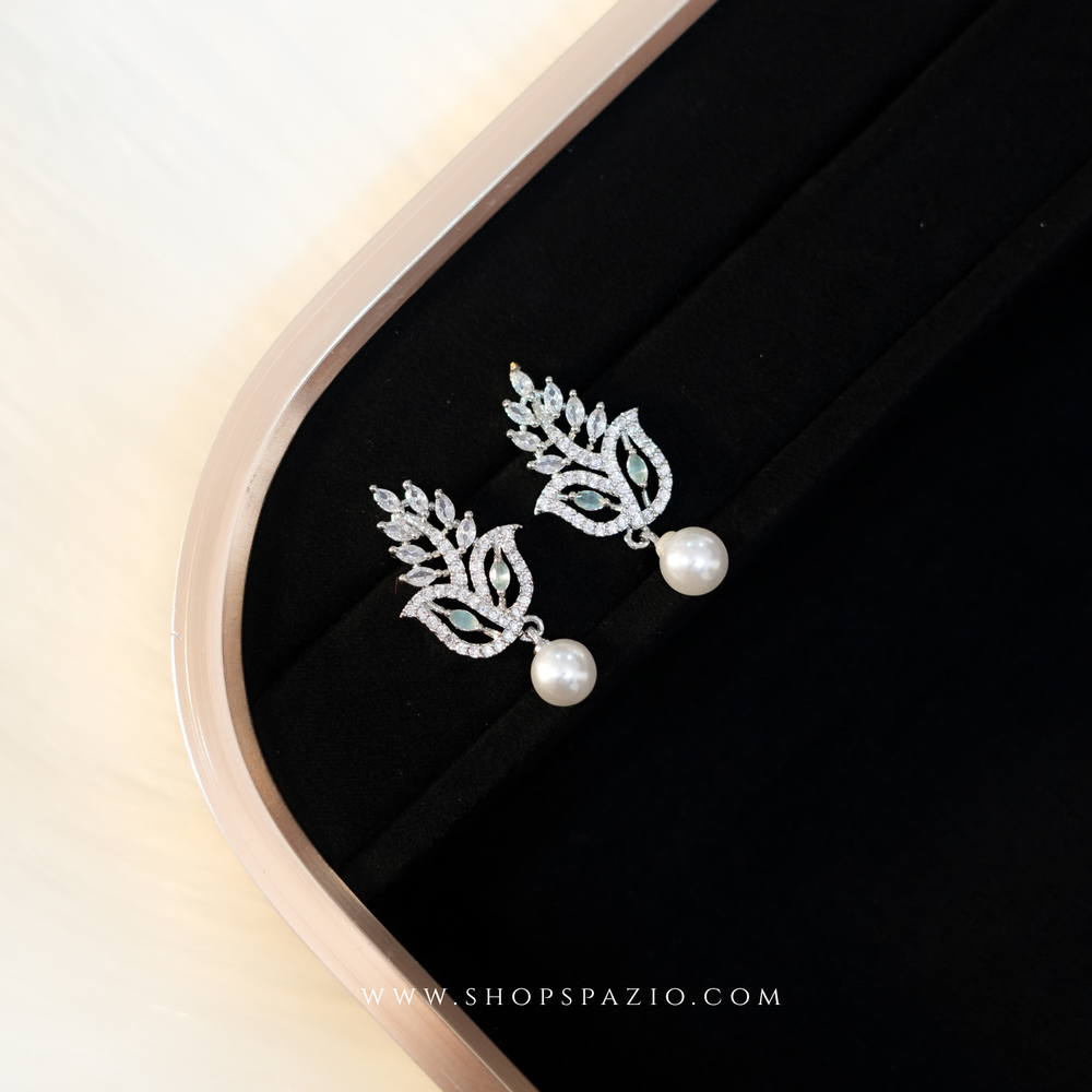Petal Grace Pearl Earrings - Mint