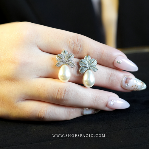 Aurelia pearl earrings