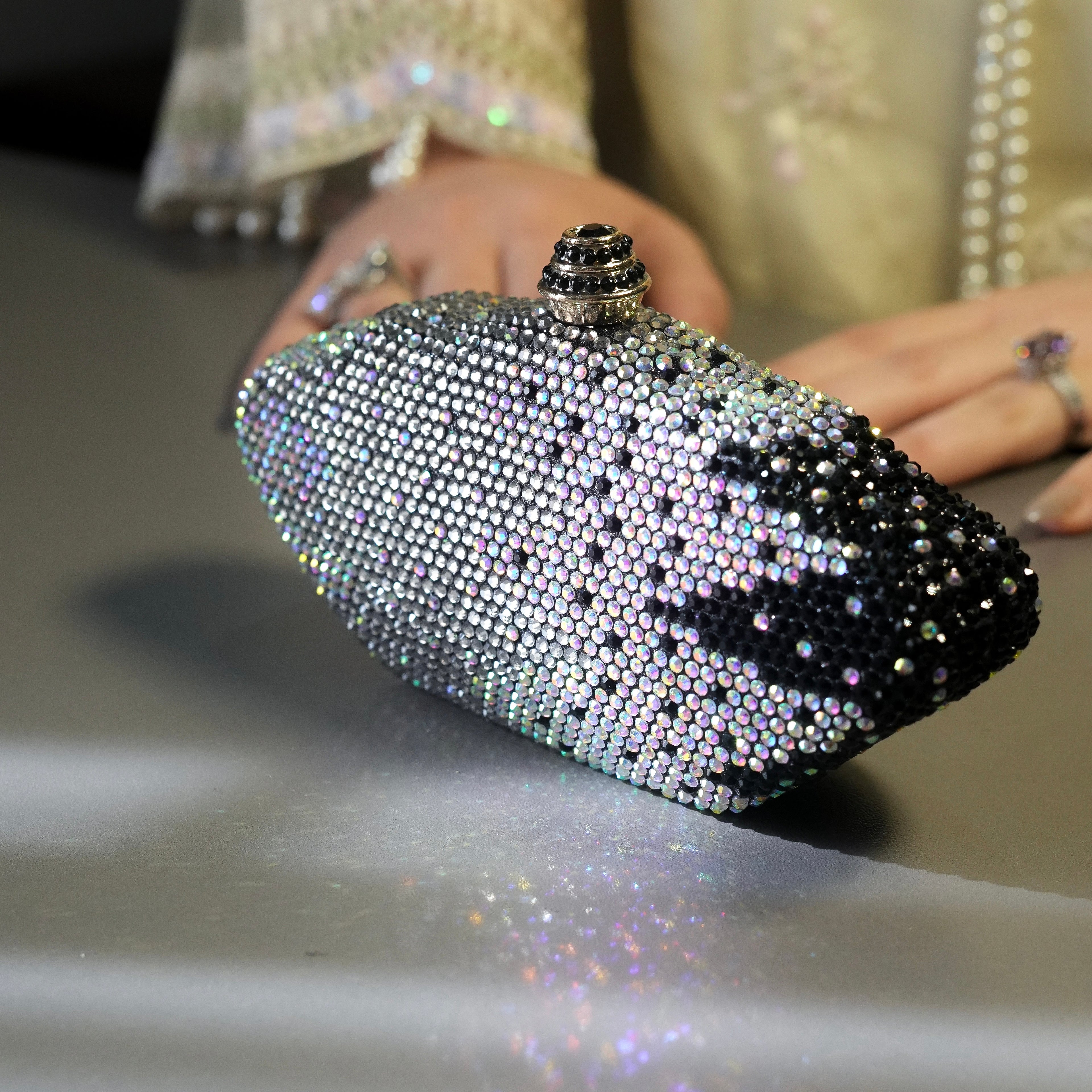 Roselle Clutch - Black