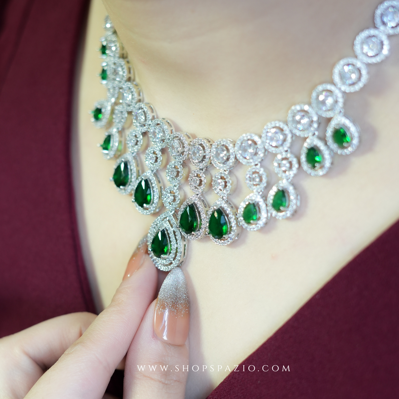 Emerald Allure Necklace Set