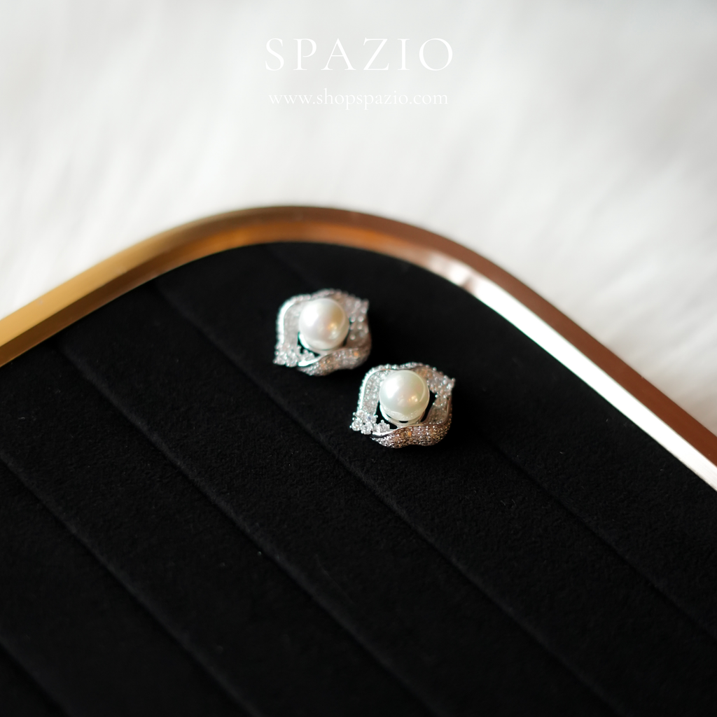 Pearl Whirl Studs