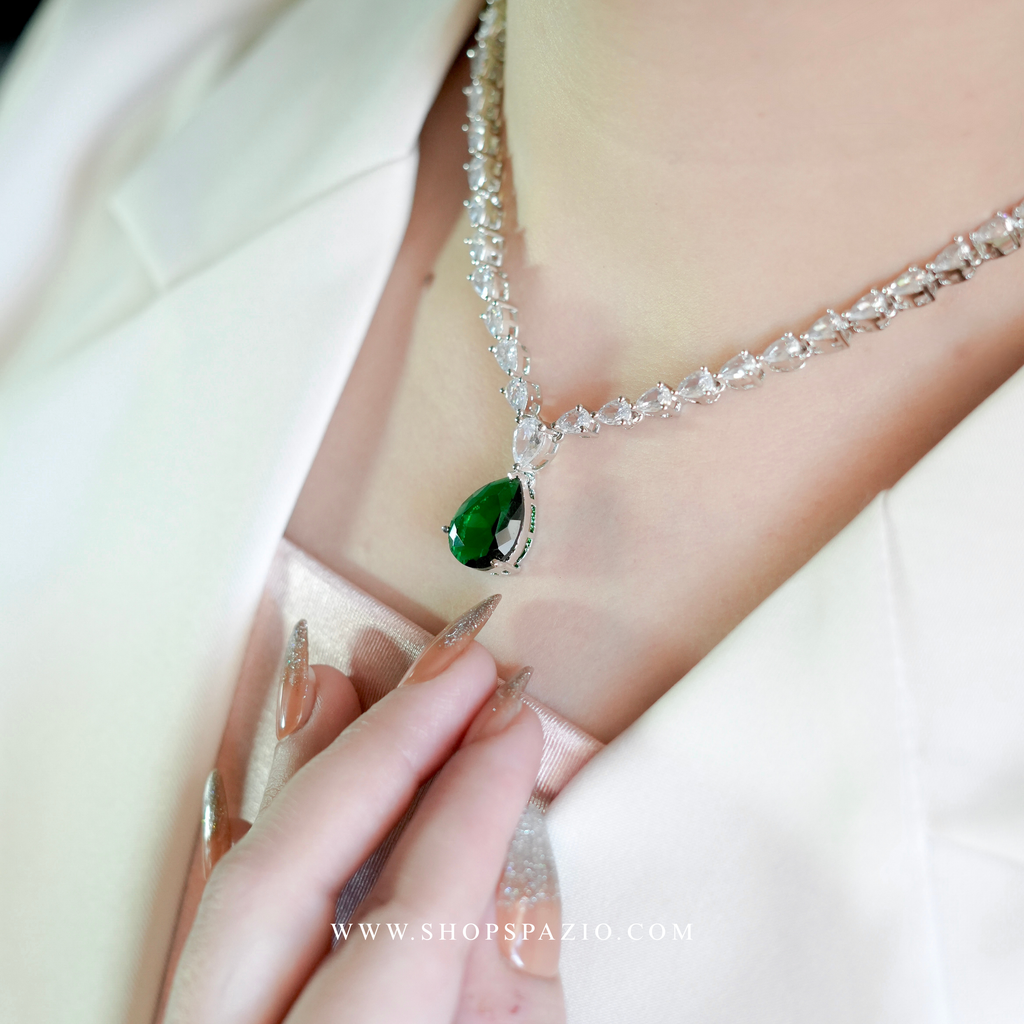 Emerald Dewdrop Necklace Set