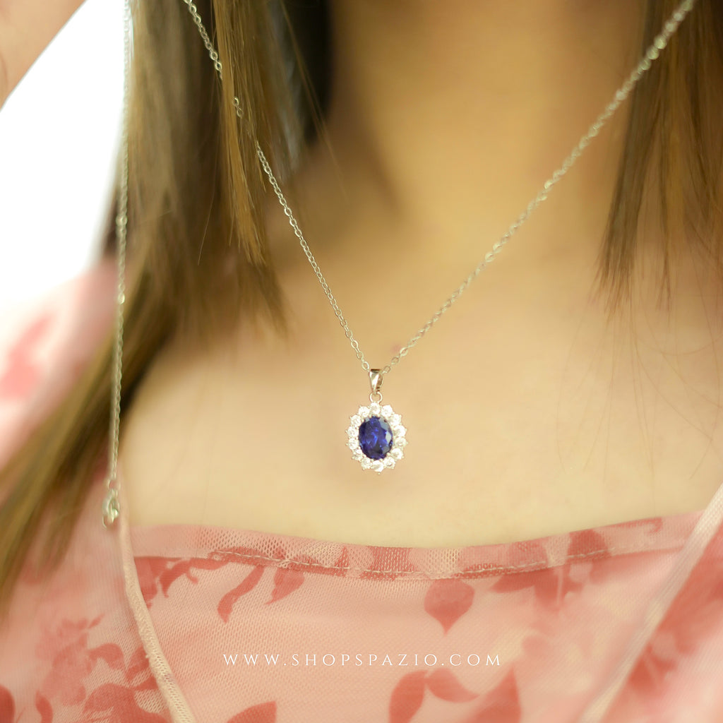 Aura Solitaire Pendant
