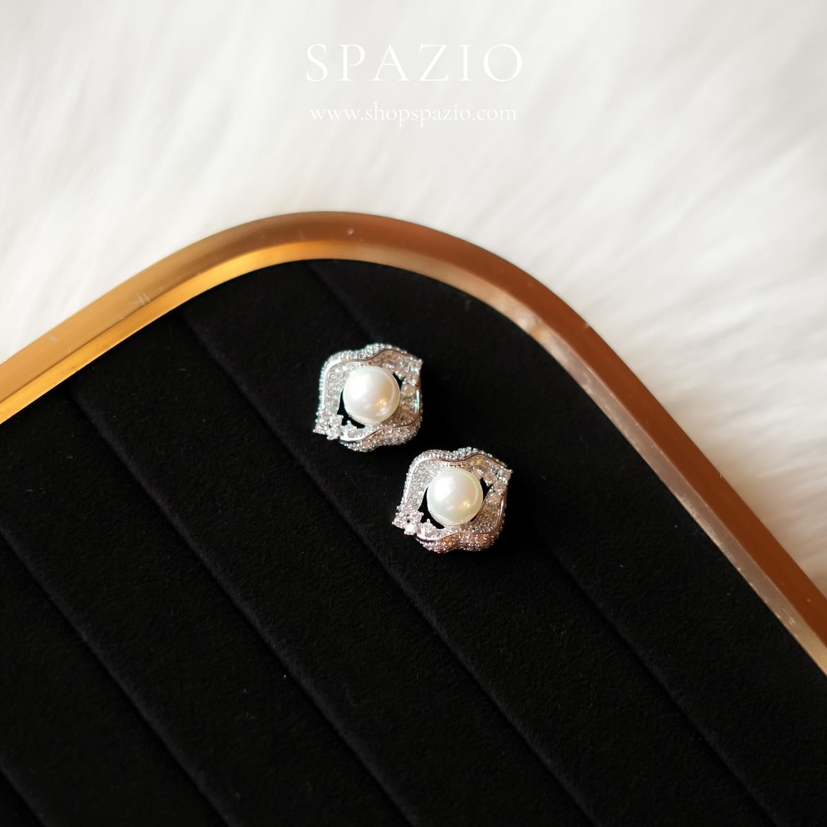 Pearl Whirl Studs