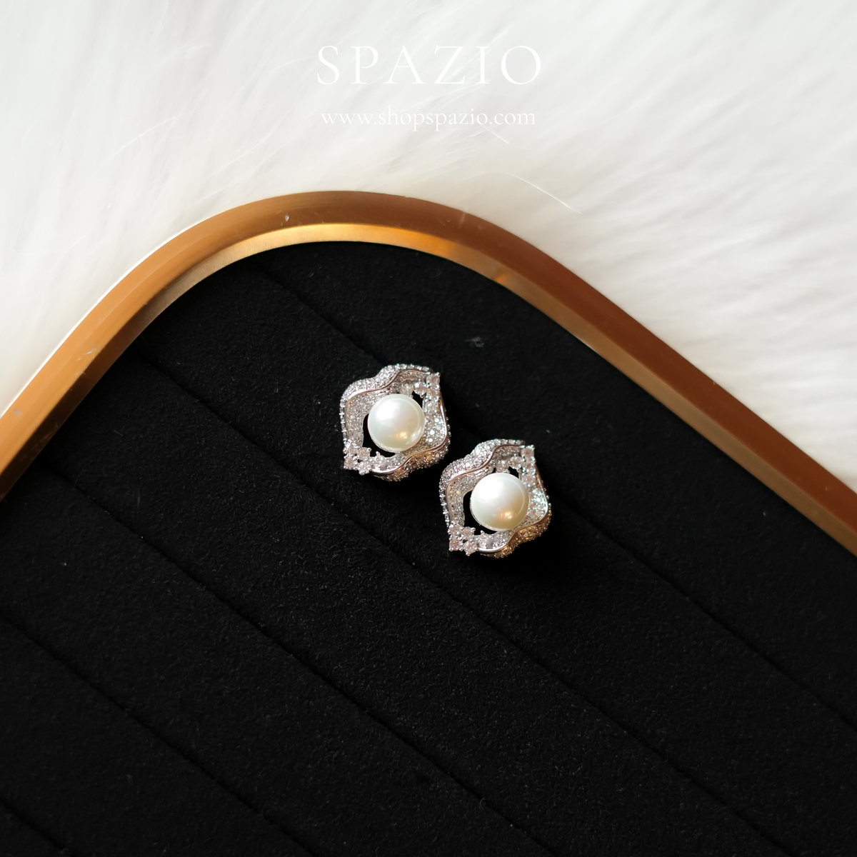 Pearl Whirl Studs
