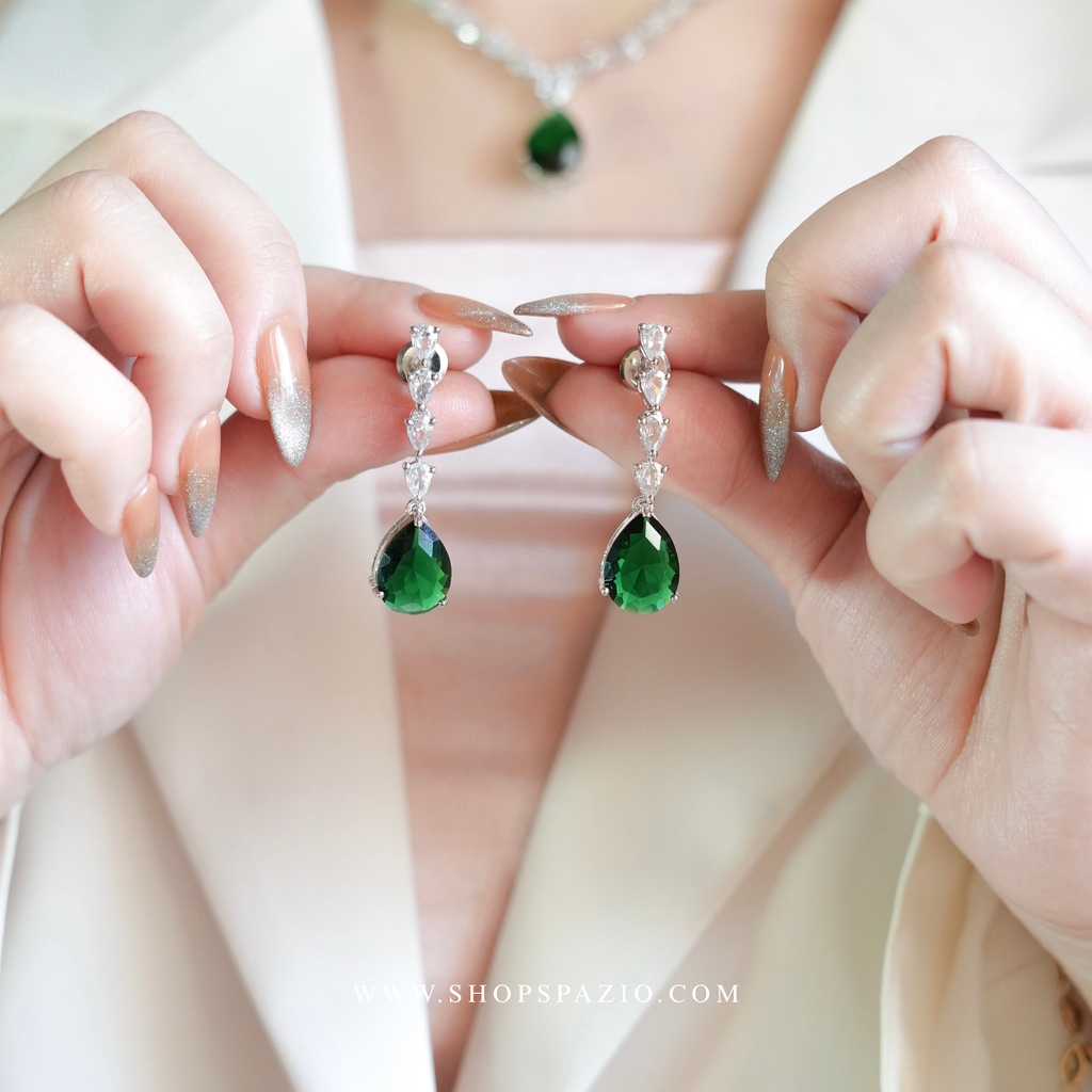 Emerald Dewdrop Necklace Set