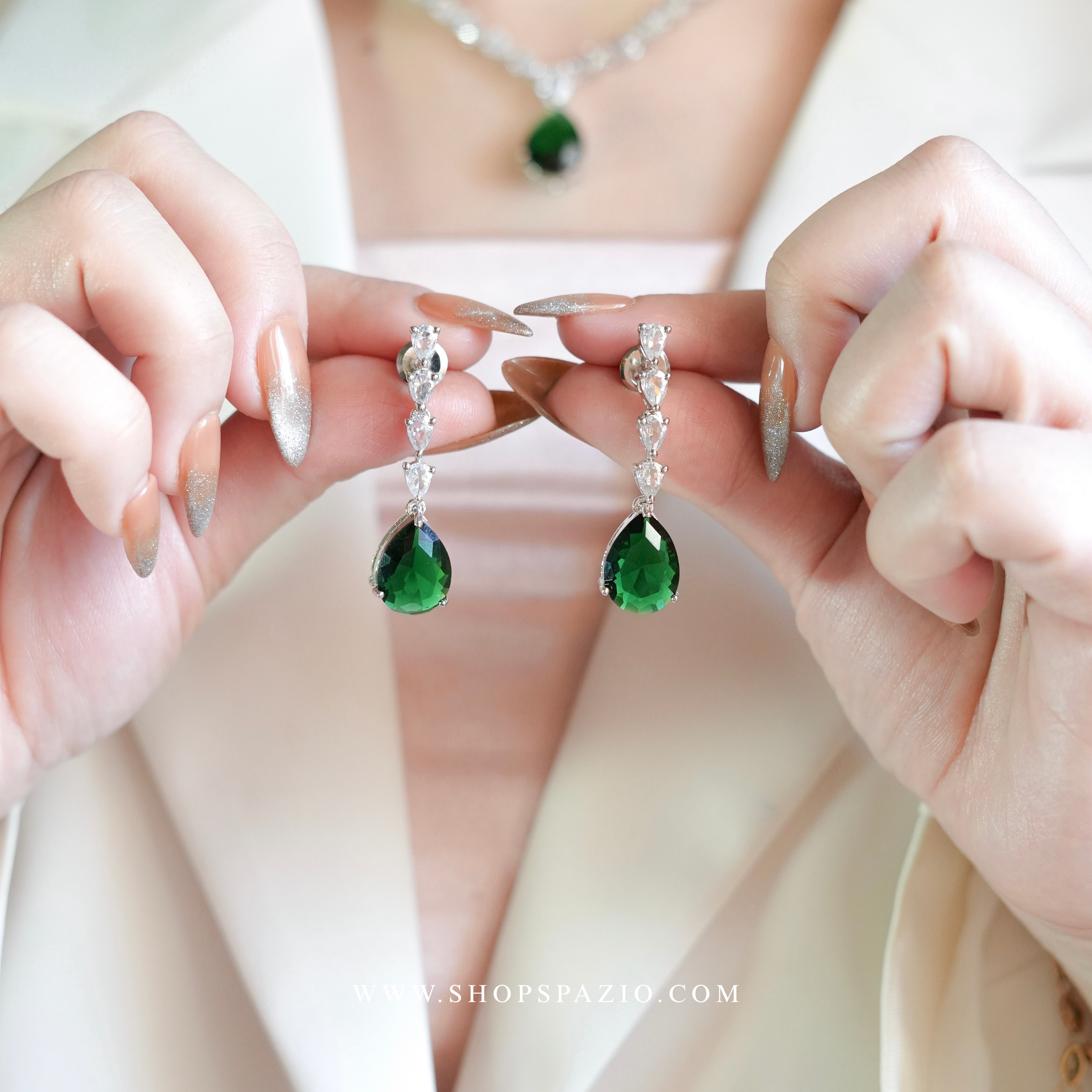 Emerald Dewdrop Necklace Set