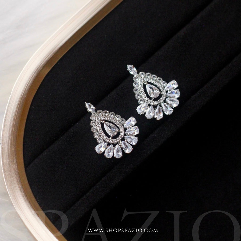 Silvique Gleam Studs