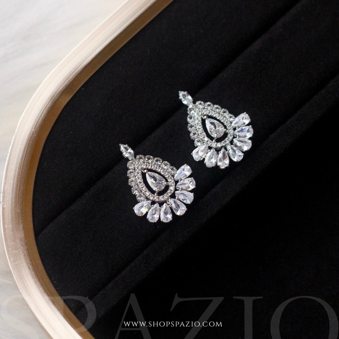 Silvique Gleam Studs