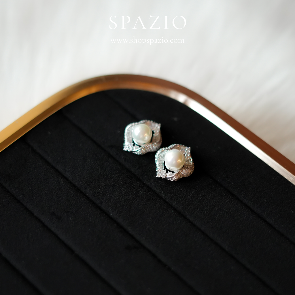 Pearl Whirl Studs