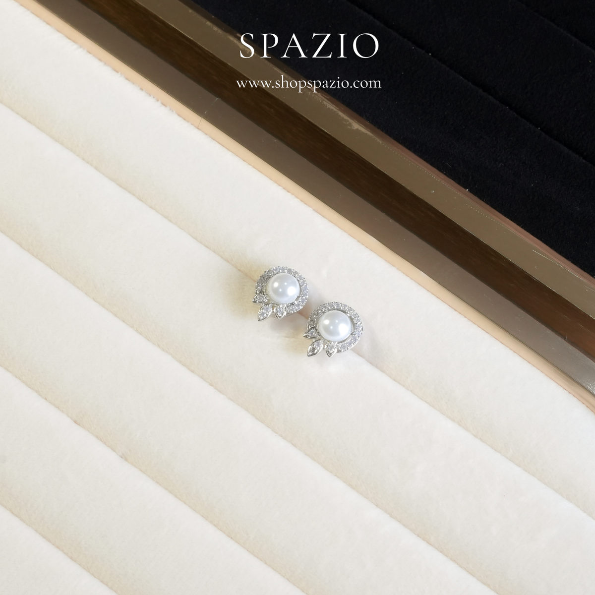 Vera Studs