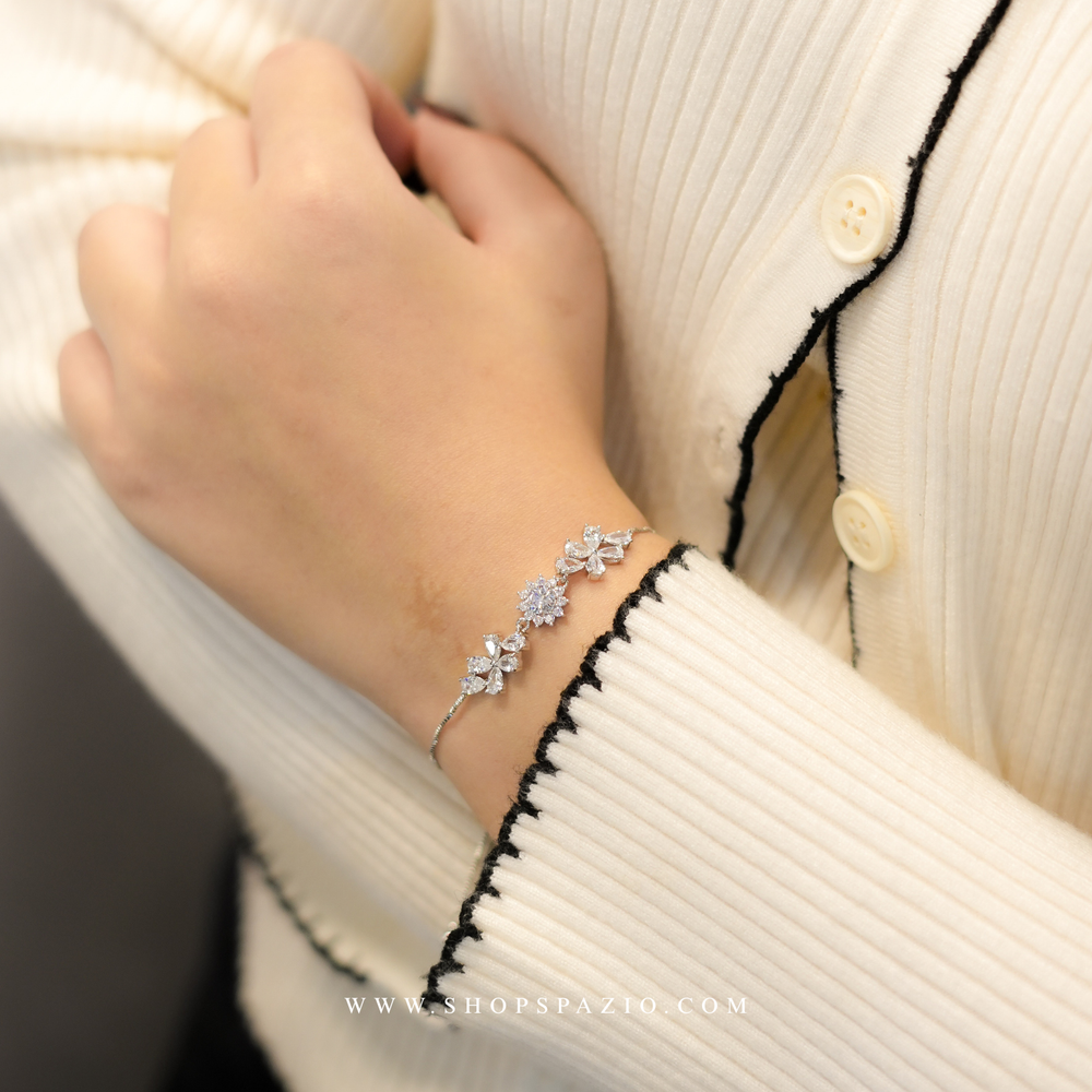 Starlit Petal Bracelet - Adjustable