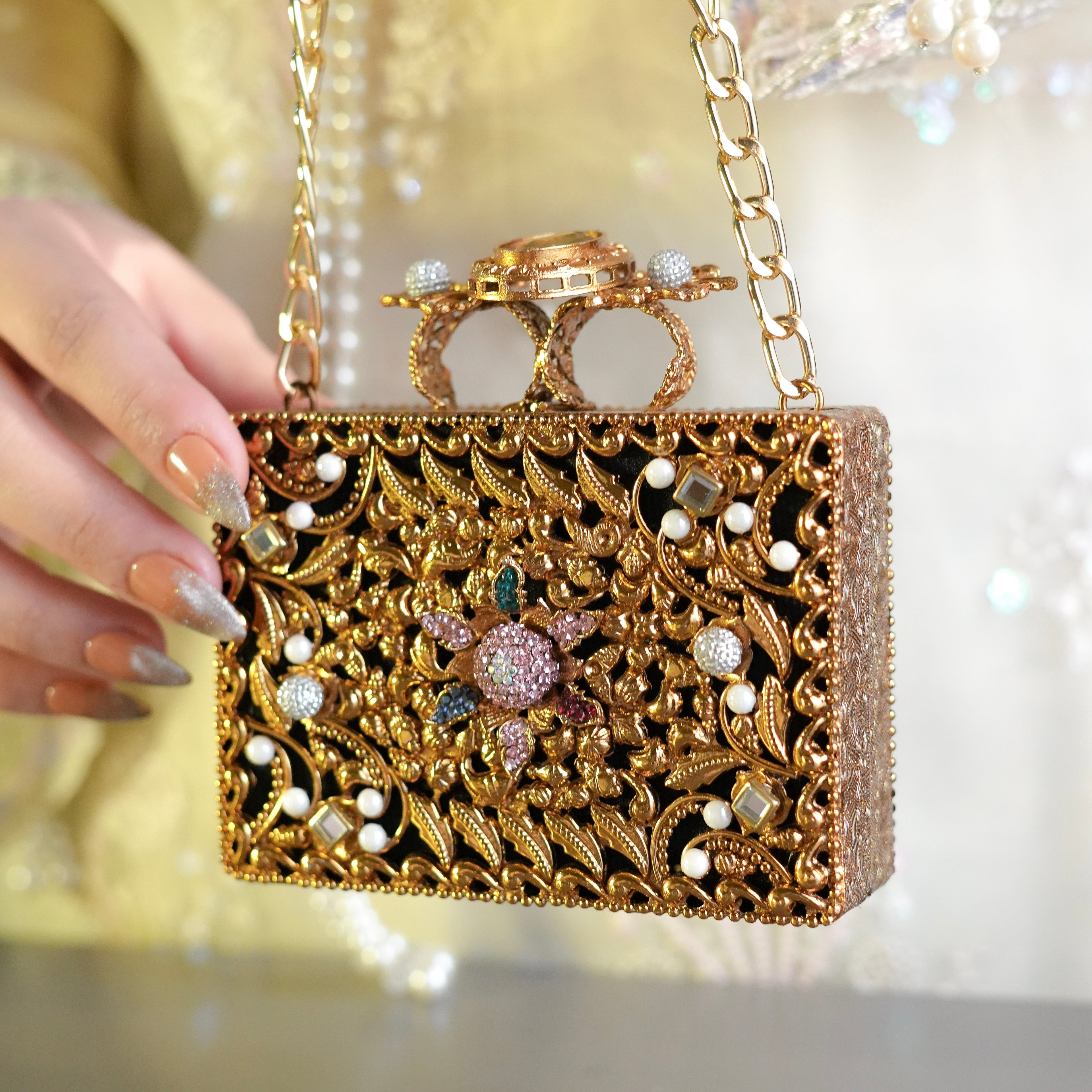 Hoor Kundan Clutch
