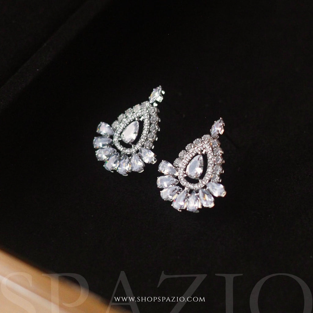 Silvique Gleam Studs