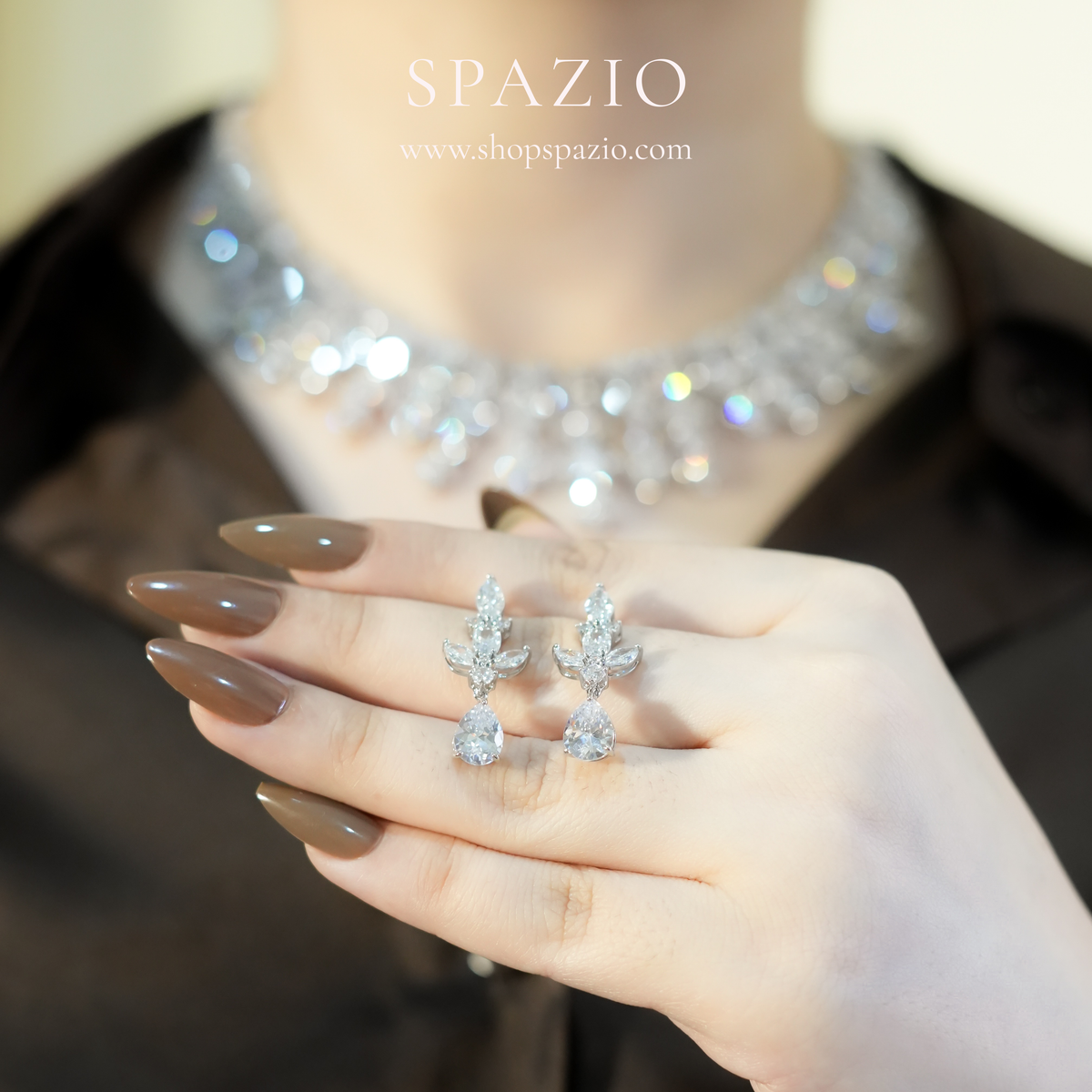 Elara Necklace Set