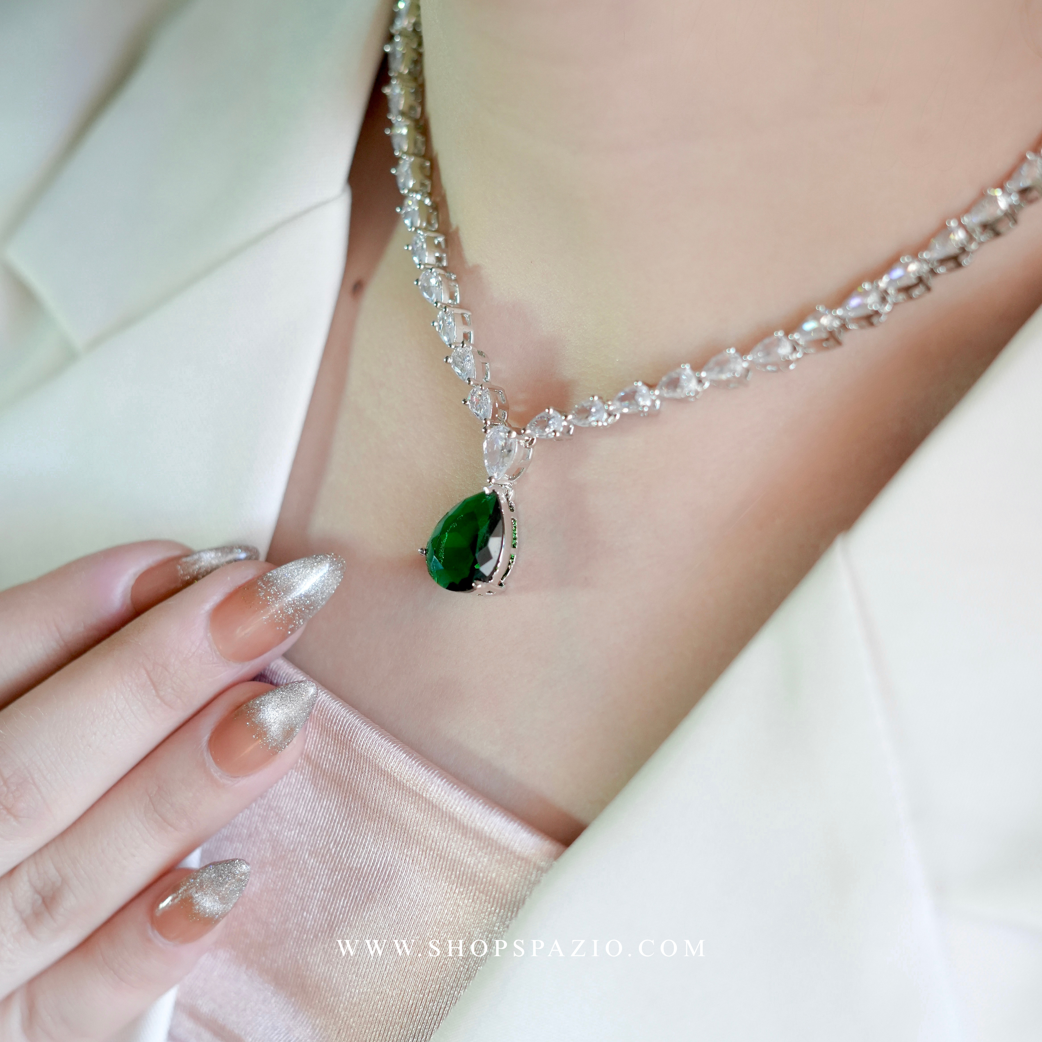 Emerald Dewdrop Necklace Set