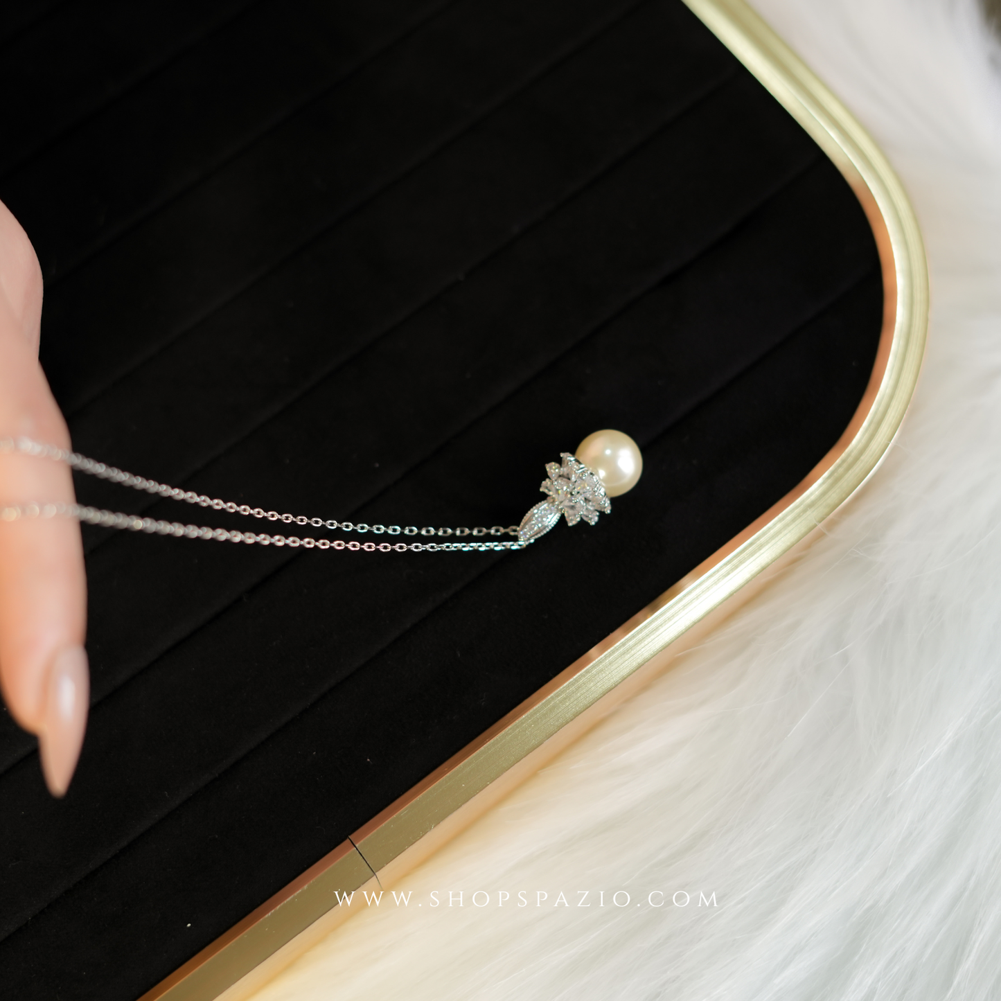 Pearl Muse Pendant