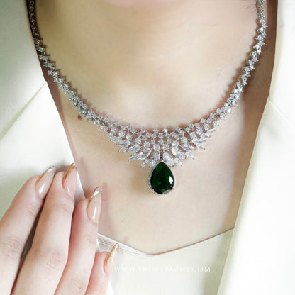 Emerald Grace Necklace Set