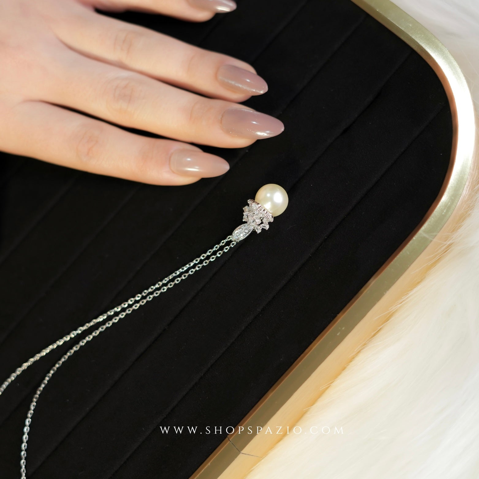 Pearl Muse Pendant