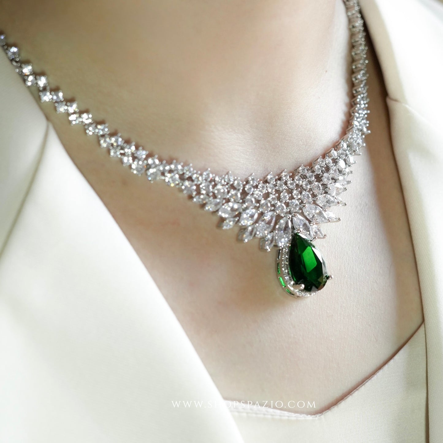 Emerald Grace Necklace Set