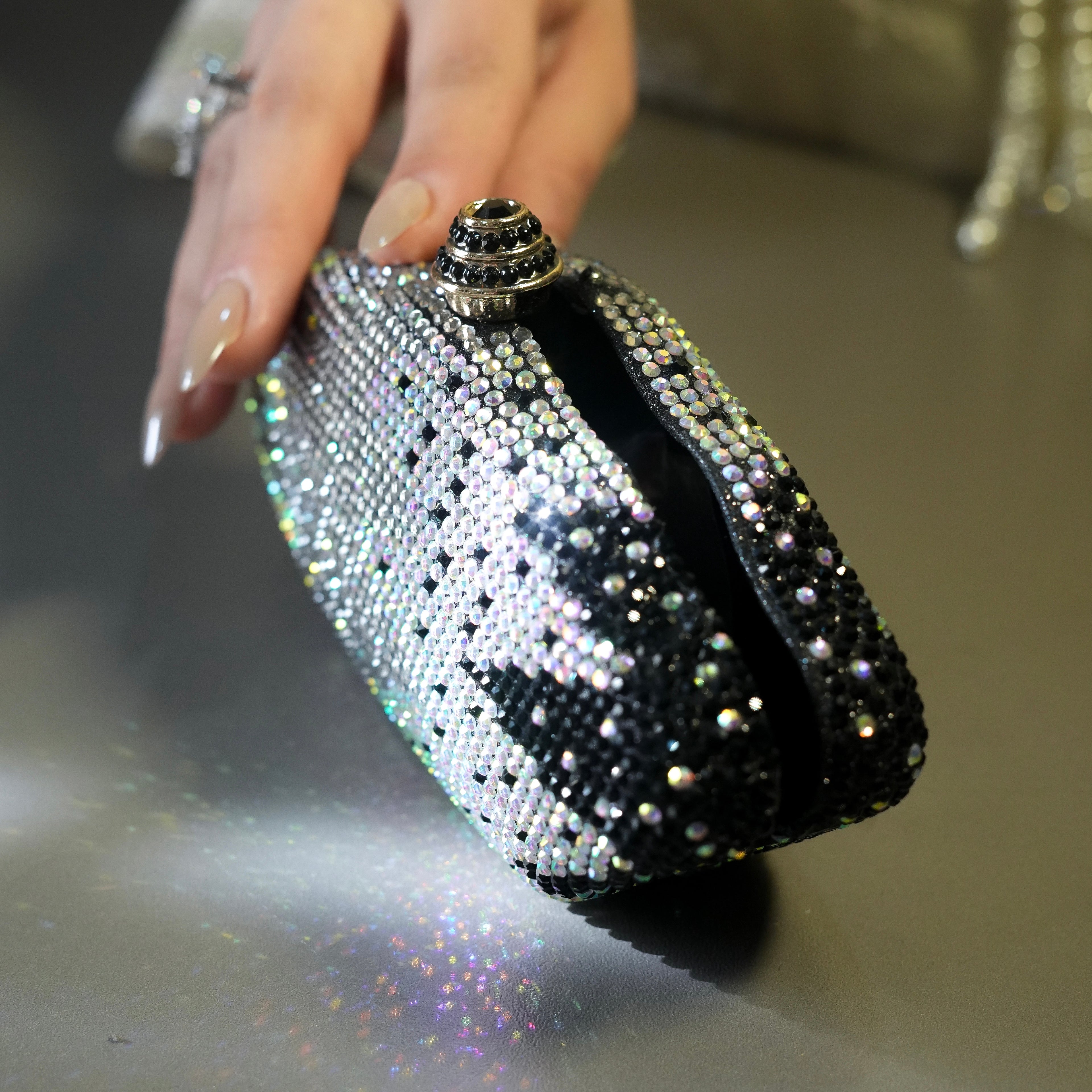 Roselle Clutch - Black