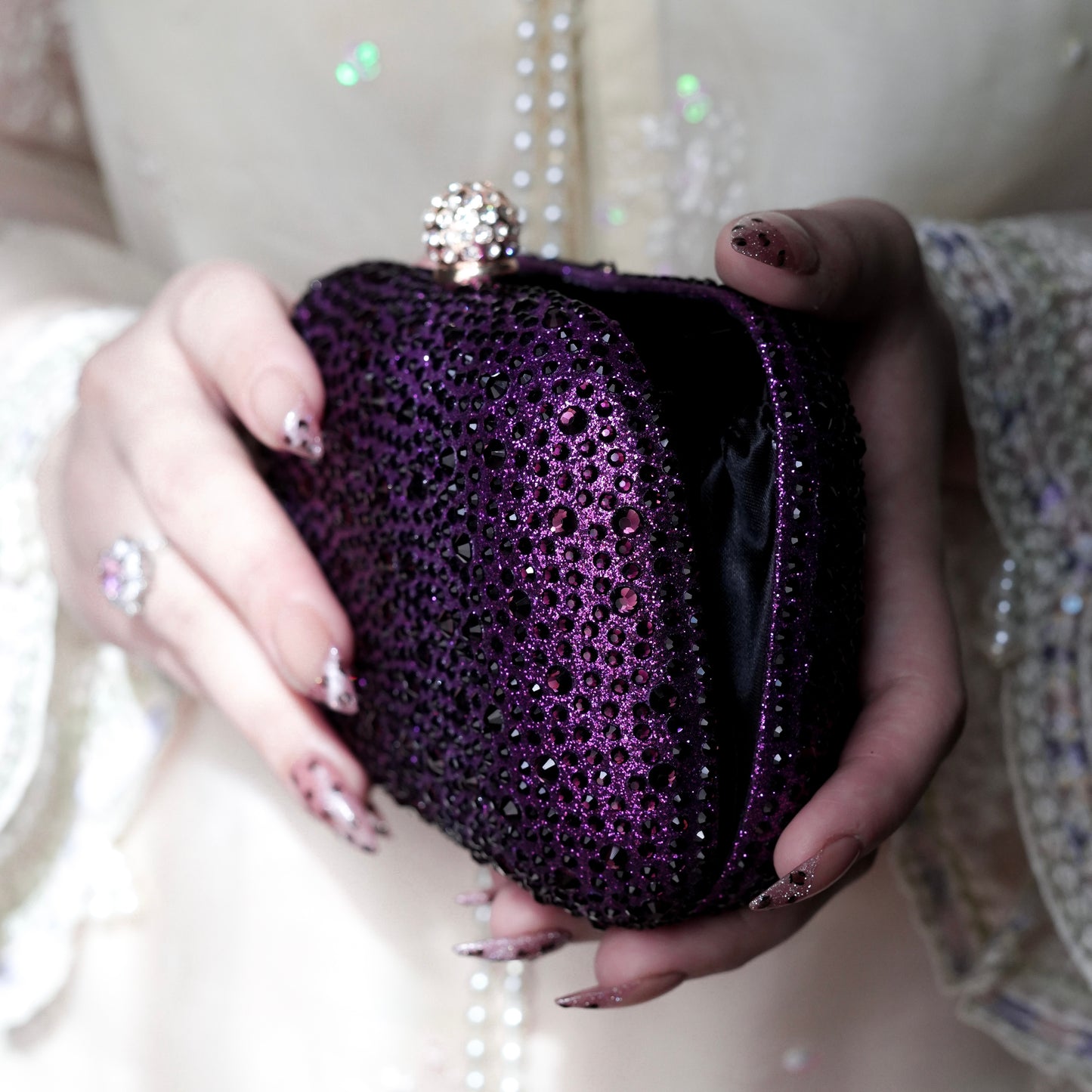 Allure Clutch