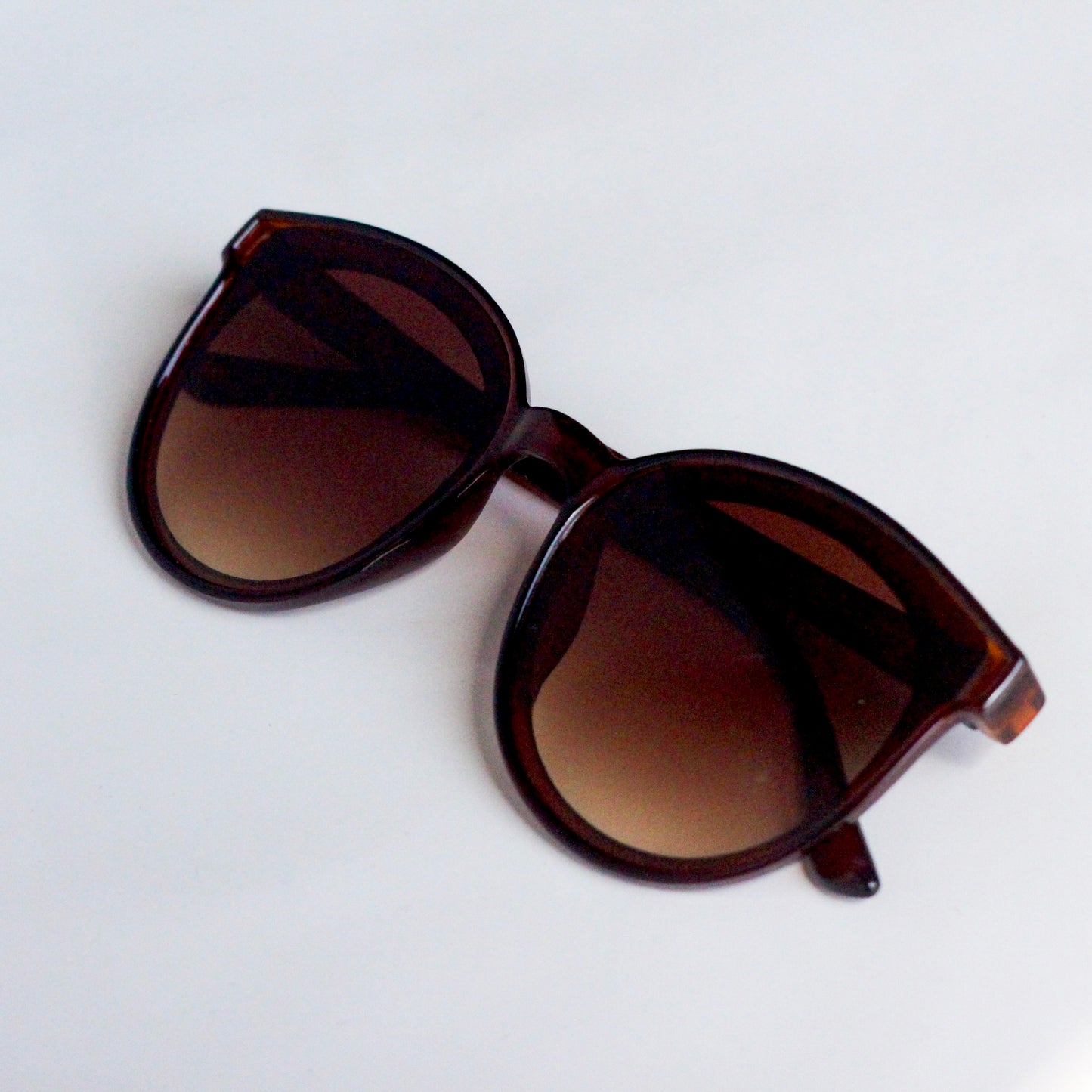 Women Classic Brown Sunglasses