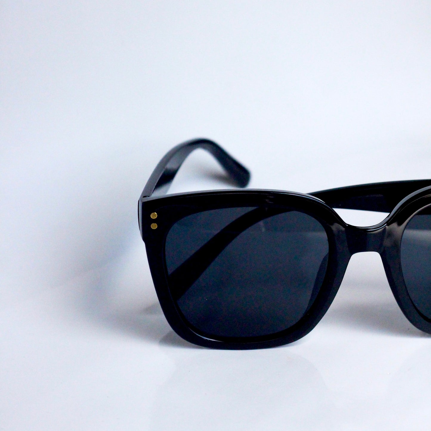 Women Classic Black Square Sunglasses